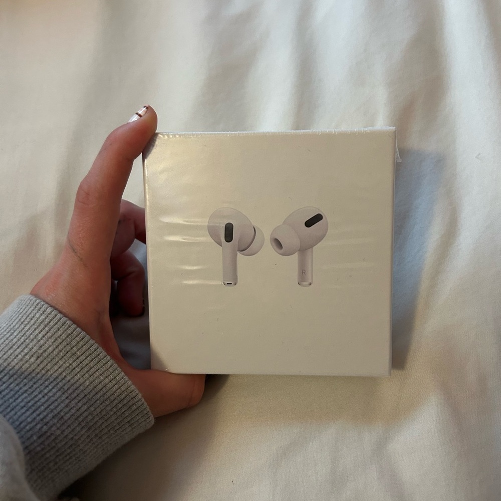 Apple AirPods Pro - White Retail Box